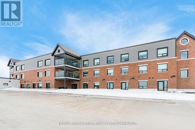 Photo du bâtiment - 301 Junction Rd