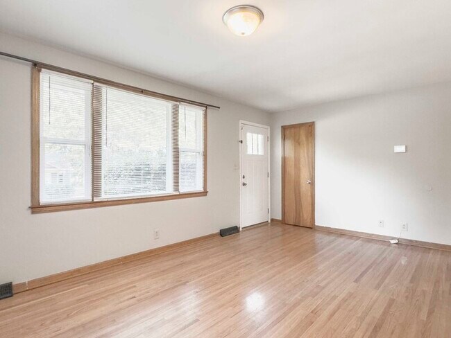 Foto del edificio - 1641 Vista Ln