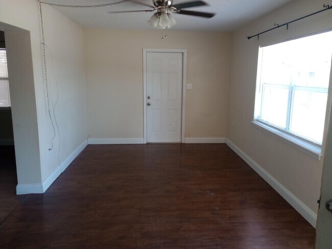 living area - 123 Cocoa Pl