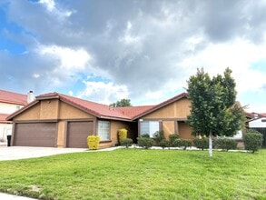 Building Photo - 1737 N Encina Ave