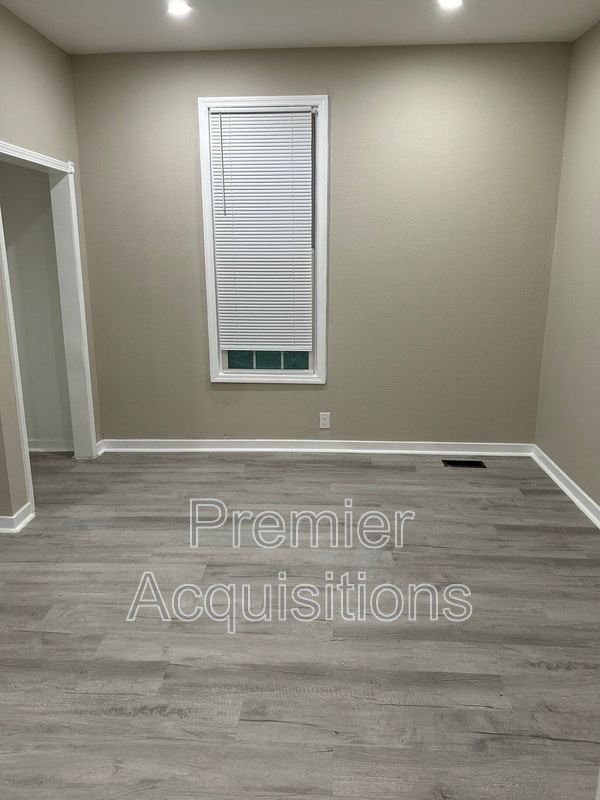 Foto del edificio - 825 Easton St