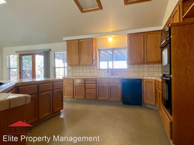 Building Photo - 3 br, 2.5 bath House - 128 W Mojave Rose