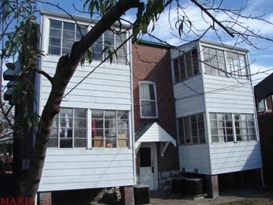 Building Photo - 5204 Quincy St