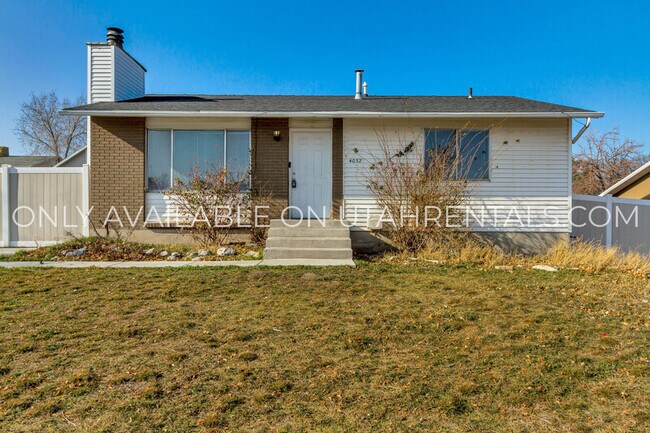 Building Photo - 4032 Castle View Dr