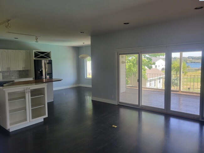 Foto del edificio - 7624 River Blvd