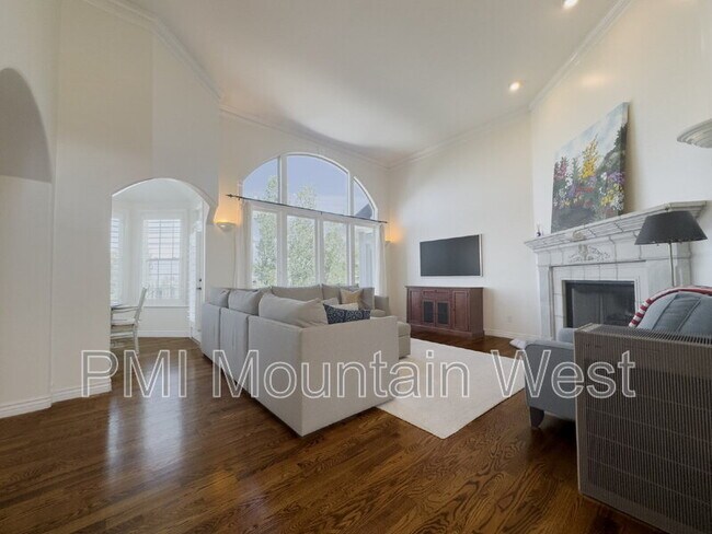 Foto del edificio - 49 E Fairway Dr