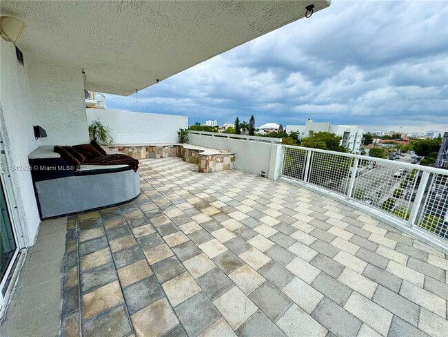 Foto del edificio - 900 SW 8th St