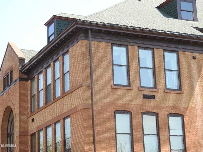 Building Photo - 411 S Prospect St