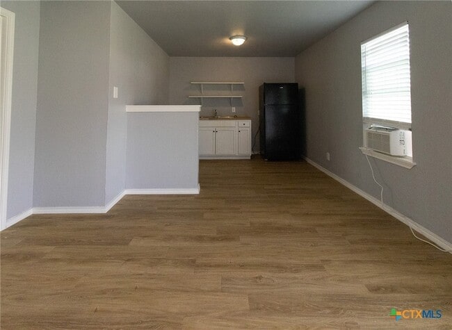 Foto del edificio - 116 W Avenue A