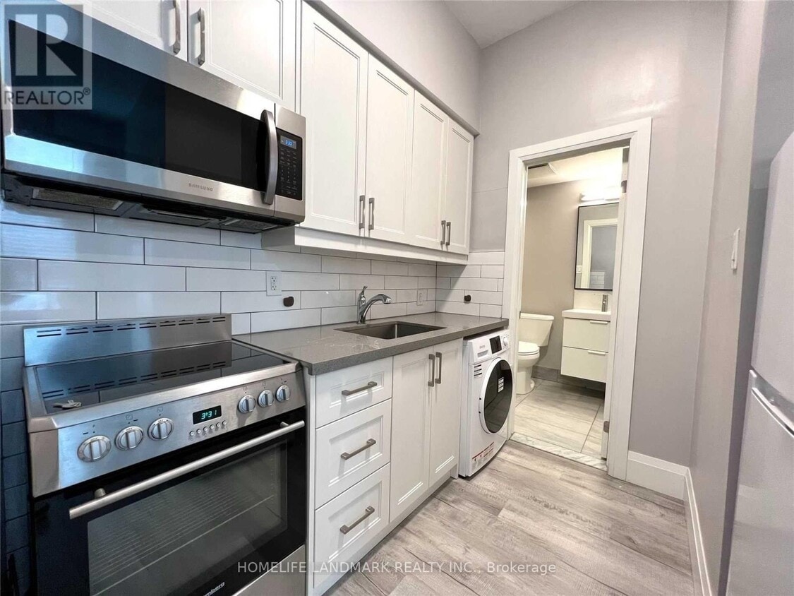 Building Photo - 1 Spruce St