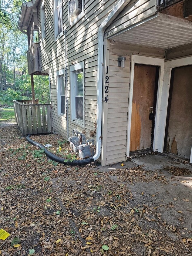 Primary Photo - 1220 Adams St