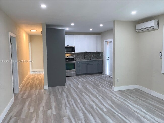 Foto del edificio - 1145 NE 113th St