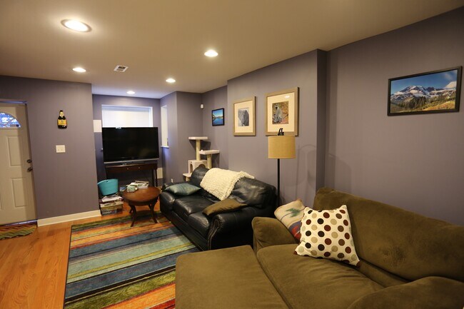 Foto del edificio - 729 6th St NE