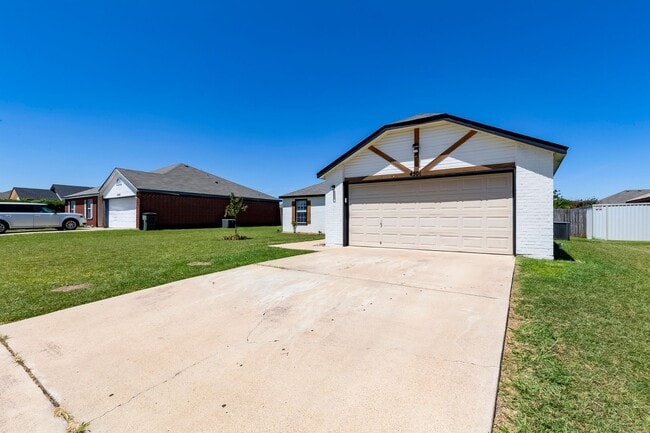 Building Photo - 4501 Jake Spoon Dr