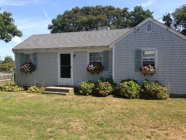 Building Photo - 168 Leeward Rd