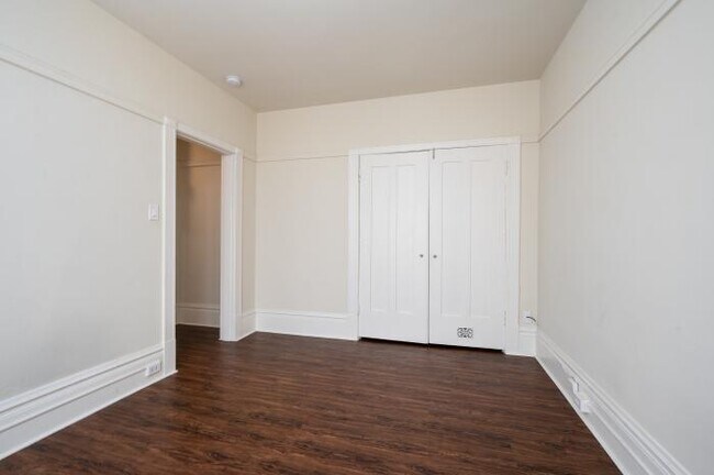 Building Photo - bedroom in San Francisco CA 94102