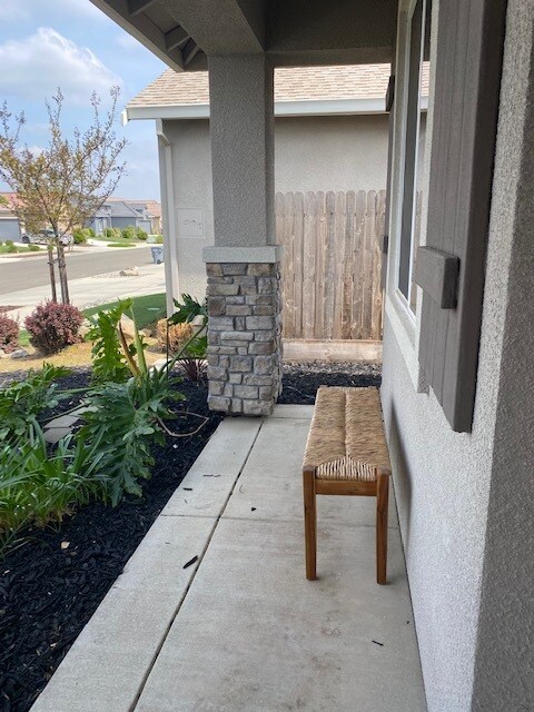 Front Porch - 506 Glendon Ct