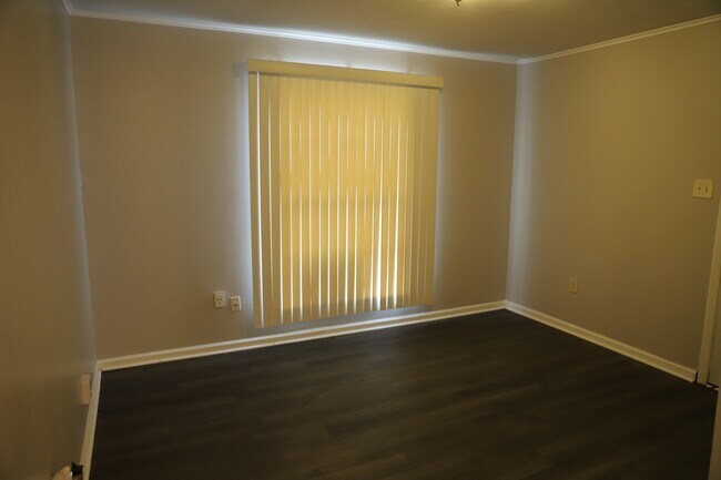 Foto del edificio - 1340 S Laurel St