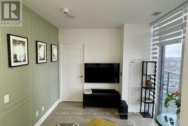 Photo du bâtiment - 70 Annie Craig Dr