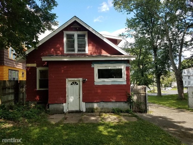 Building Photo - 5 br, 1.5 bath House - 220 Valley Drive