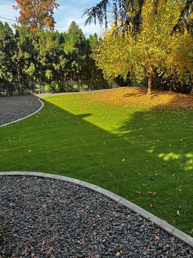 Foto del edificio - 7220 N Drumheller St