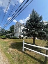 Building Photo - 1003 Crescent St