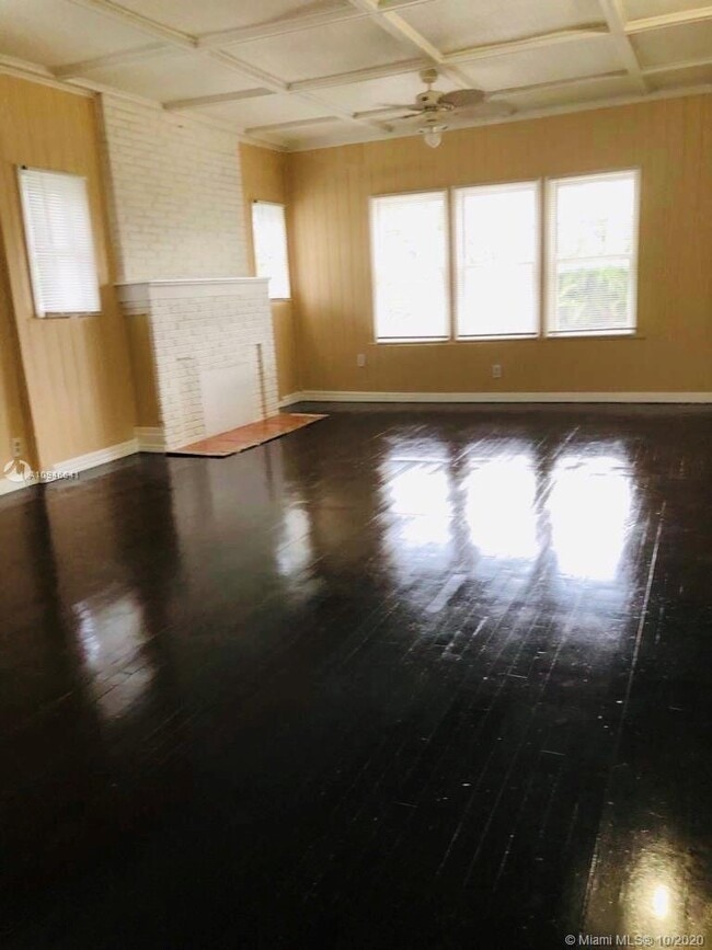 Foto del edificio - 304 SW 20th St