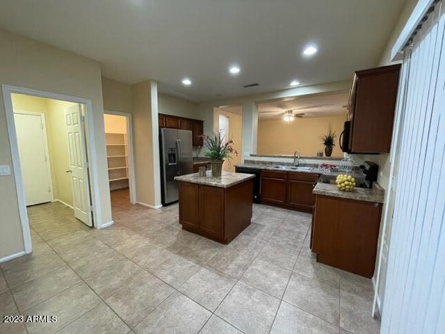 Building Photo - 699 W Fruit Tree Ln