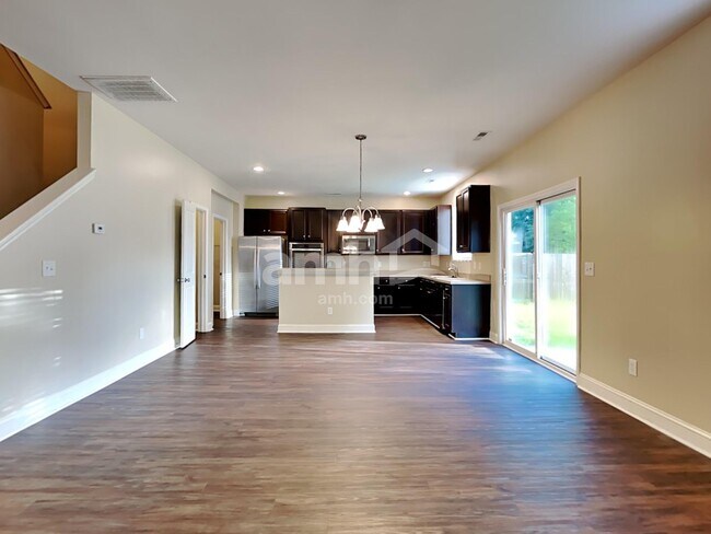 Foto del edificio - 303 Duck Pond Ln