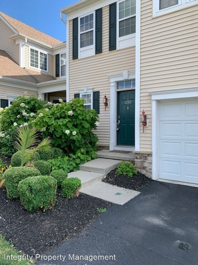 Primary Photo - 3 br, 2.5 bath House - 30 Banbury Way Unit...
