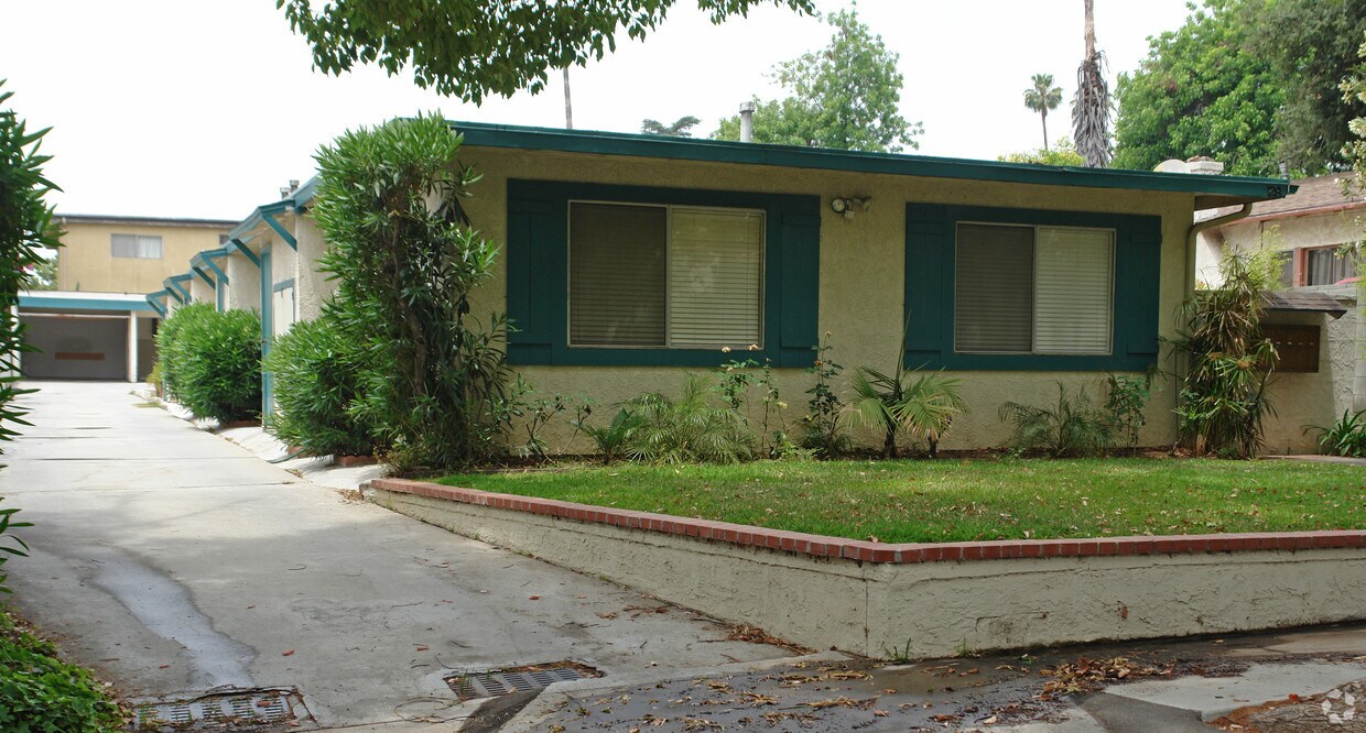 Foto del edificio - 79 N Grand Oaks Ave
