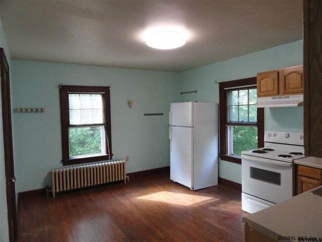 Building Photo - 251 Troy Schenectady Rd