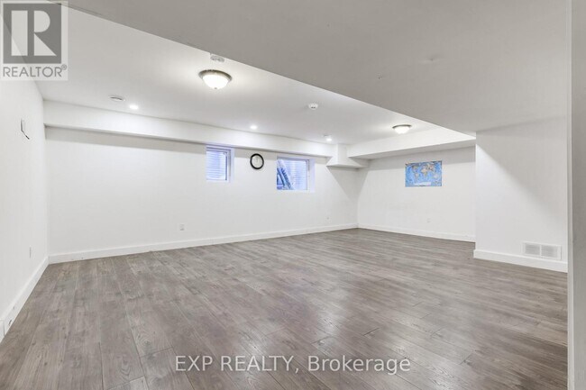 Building Photo - 1527 Merrittville Hwy