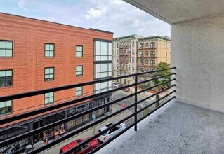 Building Photo - 420 Jefferson St