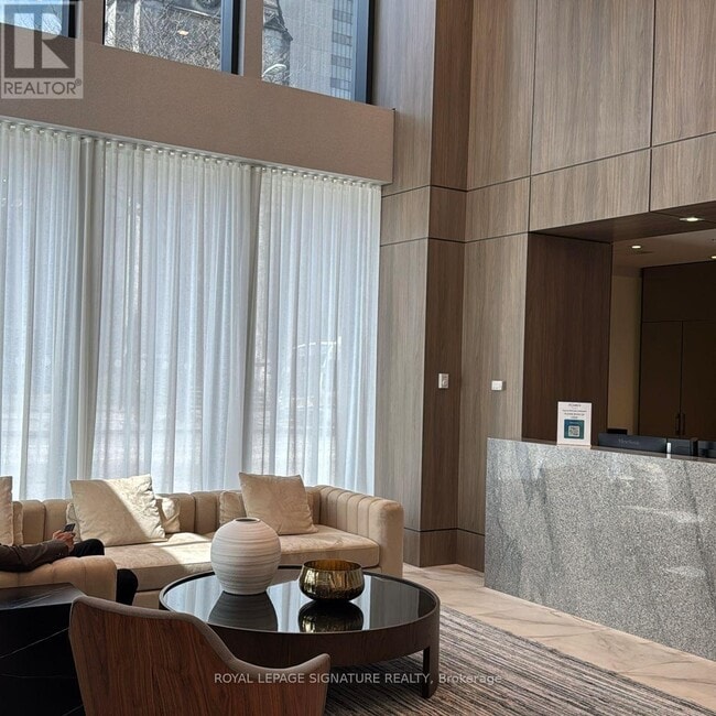 Building Photo - 75 James St S