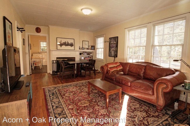 Building Photo - 2 br, 1 bath House - 3328 Swansea St