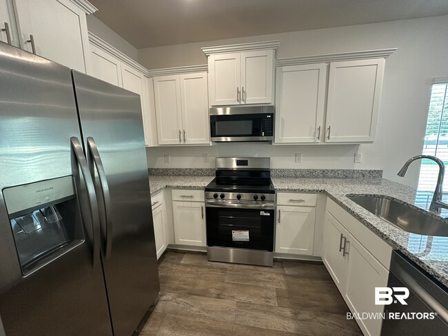 Building Photo - 13296 Shea Cir