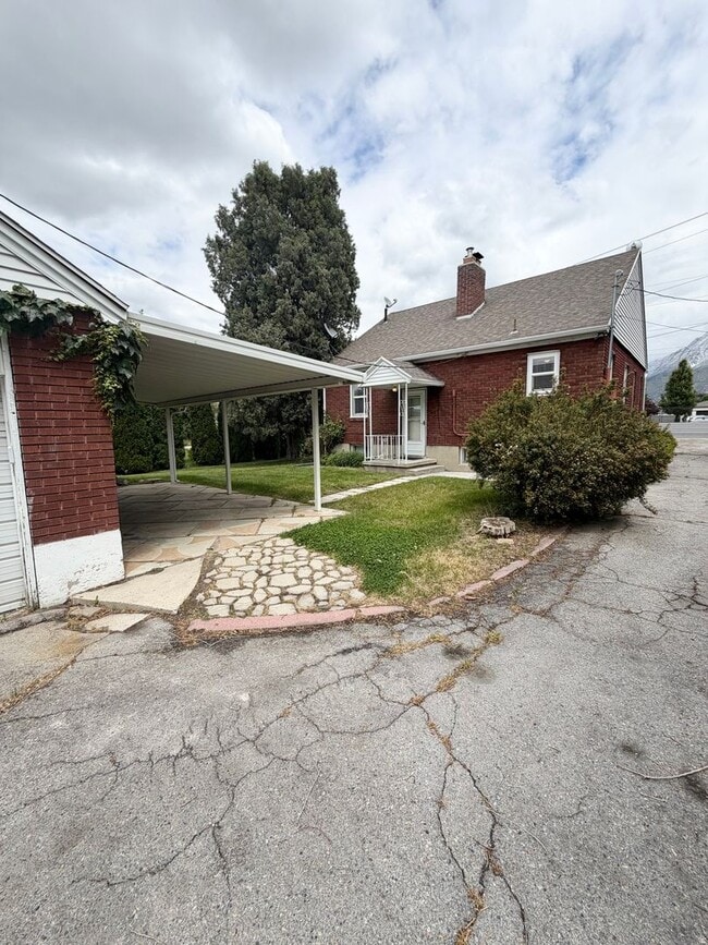 Building Photo - Ideally Located in the Heart of Murray