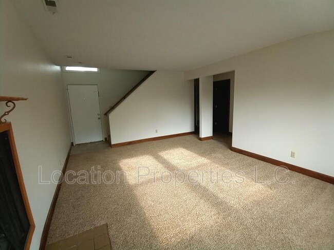 Building Photo - 104 Glenview Drive