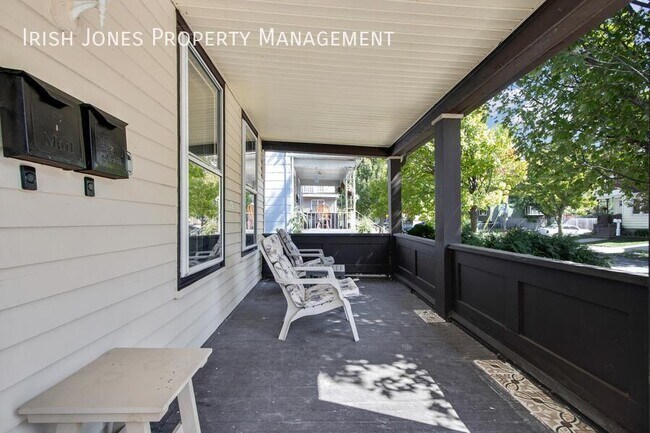 Foto del edificio - 24 Briggs Ave