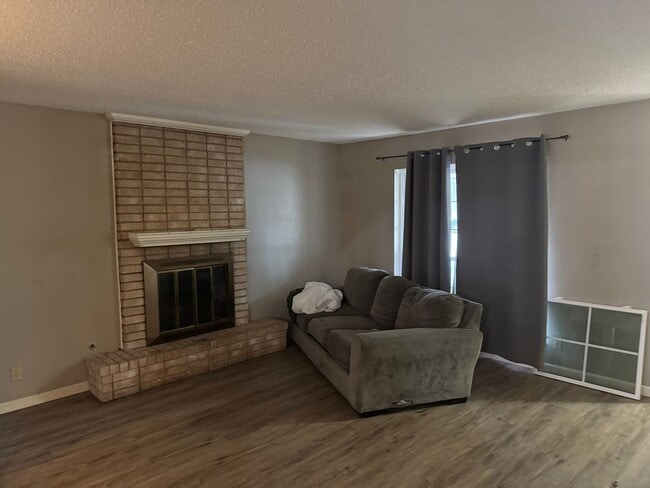 Foto del edificio - 11814 Song St