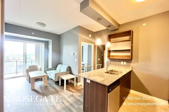 Photo du bâtiment - Modern 1-Bedroom Condo in Waterloo – 550 S...