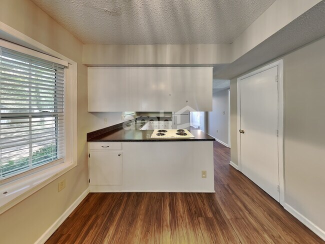 Foto del edificio - 12631 Delman Ln
