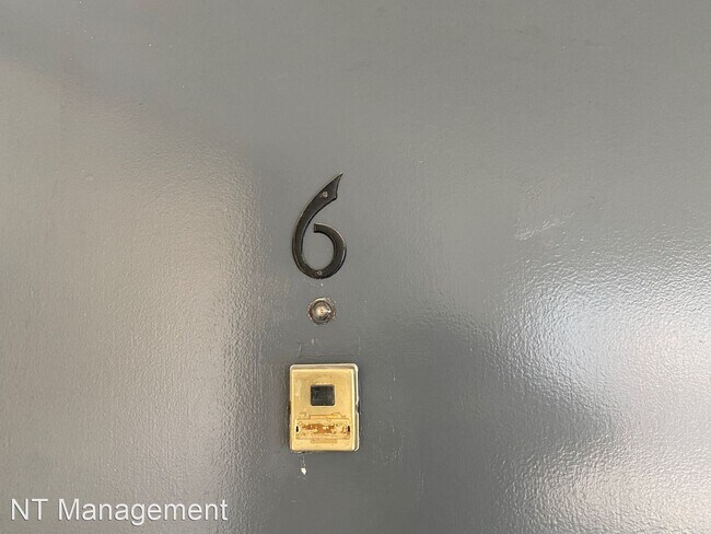 Foto del edificio - 2 br, 1 bath Apartment - 3317 Keystone Ave...