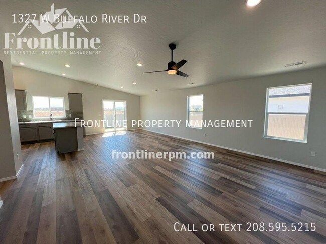 Foto del edificio - 1327 W Buffalo River Dr