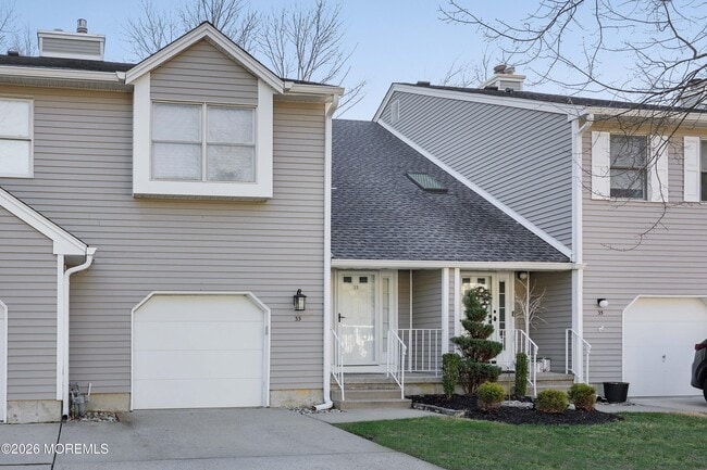 Building Photo - 33 Essex Dr