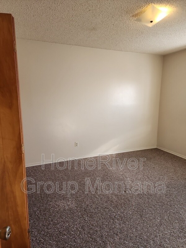 Foto del edificio - 102 Camelot Ct