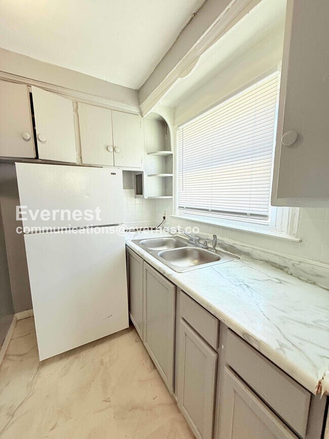 Foto del edificio - 12131 Schaefer Hwy