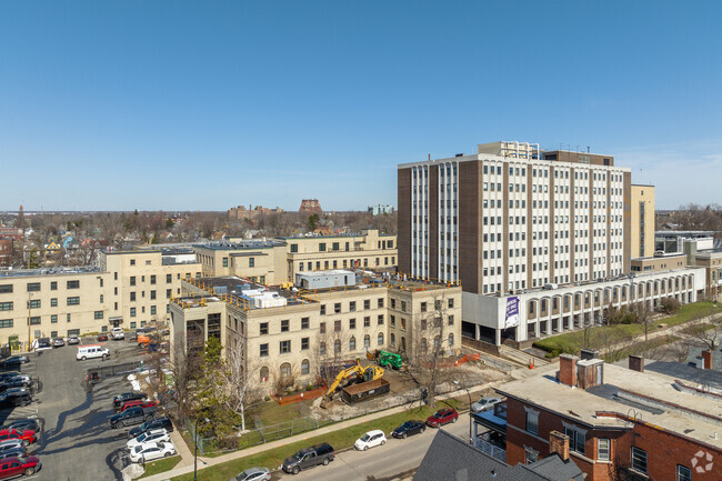 140 Avenida Hodge - Folwell Senior Apartments