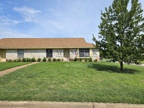 Building Photo - 230 Kettler Dr